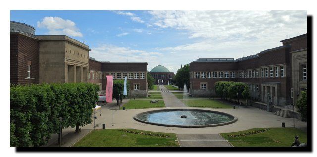 Kunstpalast museum vu d'une aile de ce même musée